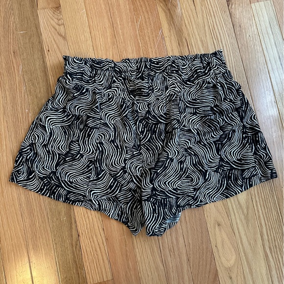 a new day Pants - a new day Black and White Wave Print Women's Shorts